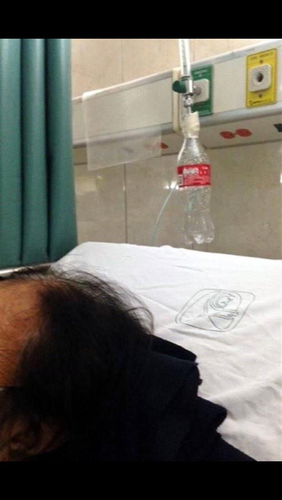 ManoAmiga9's tweet photo. @ladivademexico allá en tu aldea donde pasan oxigeno en botellas de coca #IMSS #QueFuerte http://t.co/ByXiDp5sFE