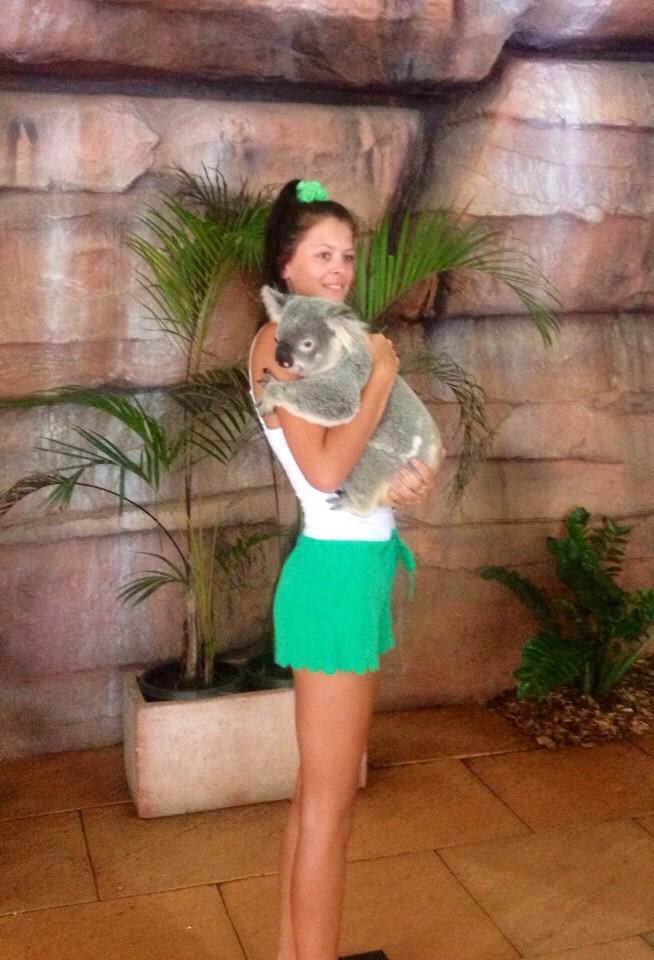 JessClaire_'s tweet photo. My sister is livin my dream life rn💔😍 http://t.co/FzwNxGc4lJ