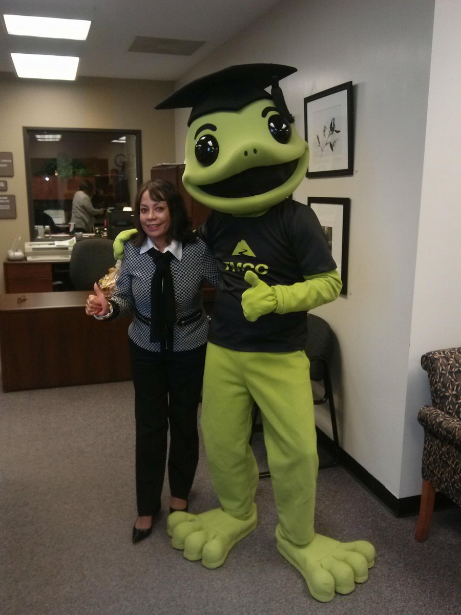SheehanDr's tweet photo. Welcoming our new mascot! 
@tmccnevada http://t.co/FKTjV1cGVO
