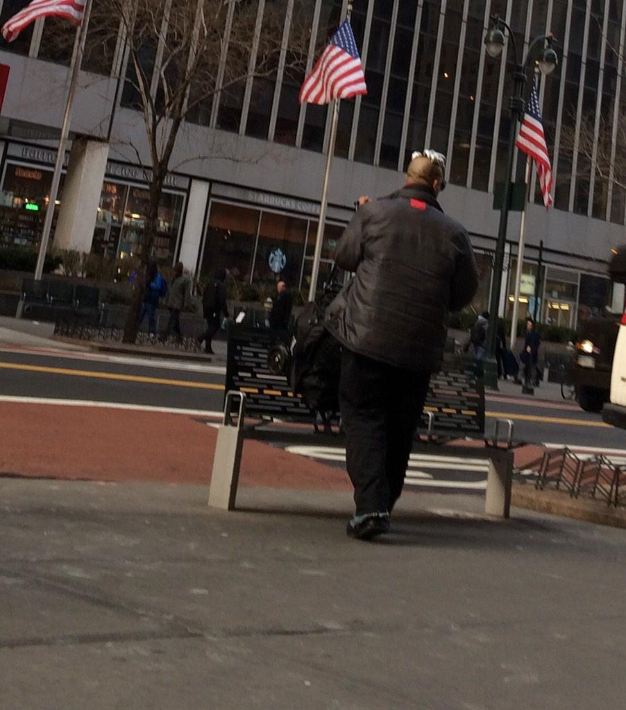 RyanRemaker's tweet image. Another day, another guy in a tinfoil hat. #OnlyInNYC