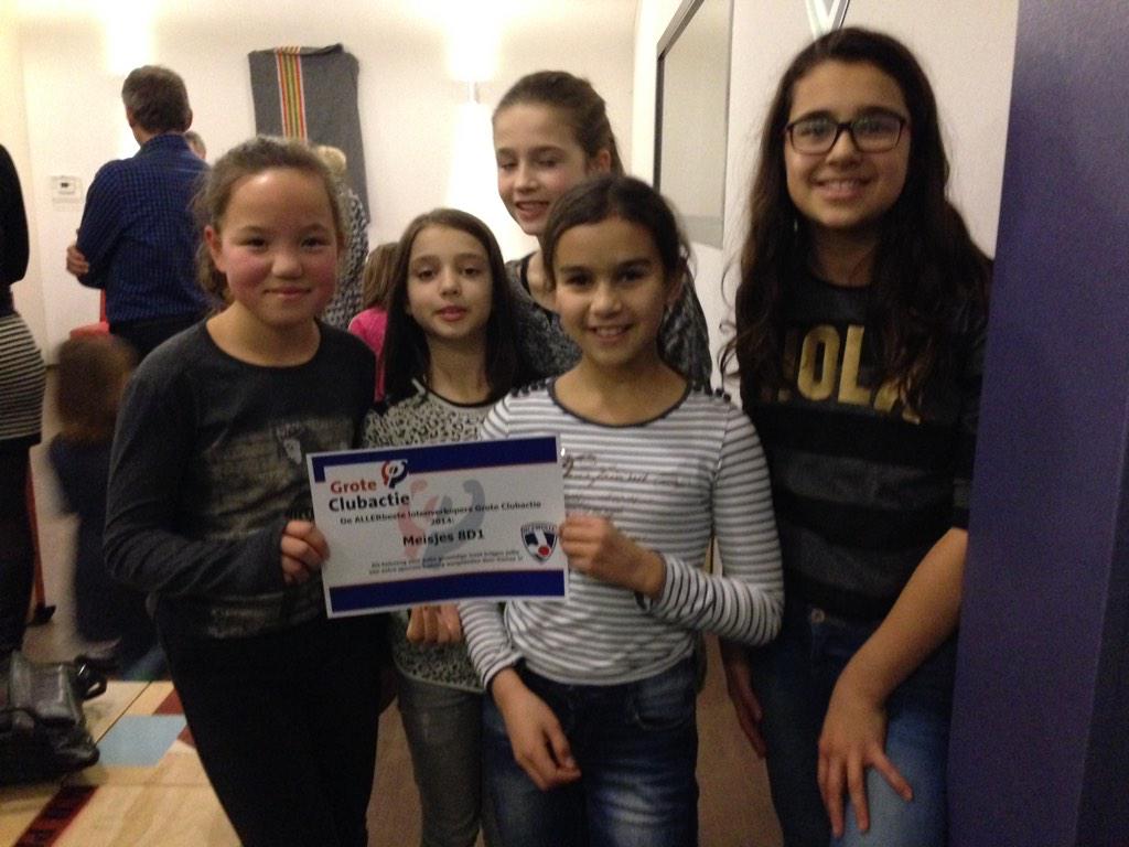 De allerbeste lotenverkopers van #degroteclubactie <a href="/HCZwolle1/">HCZwolle</a> is het allerleukste team M8D1. Goed gedaan meiden!