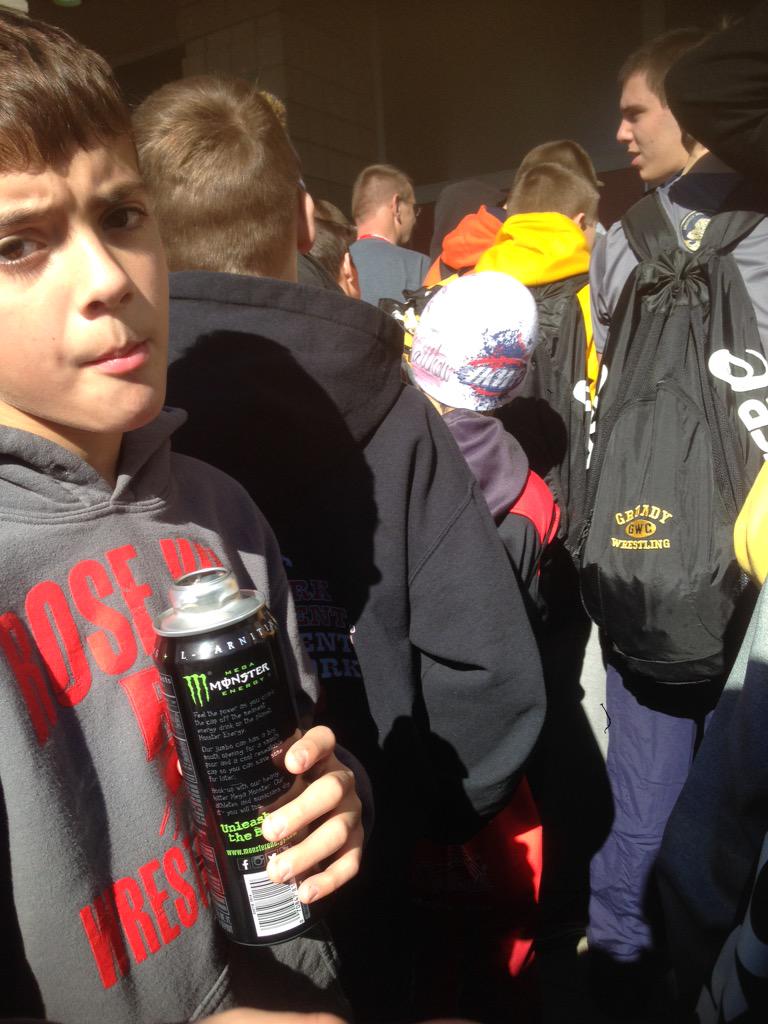sackettelectric's tweet photo. Waiting to weigh in for Tulsa Nationals.
Been spitting all the way down here. http://t.co/1kq6SiVGGe