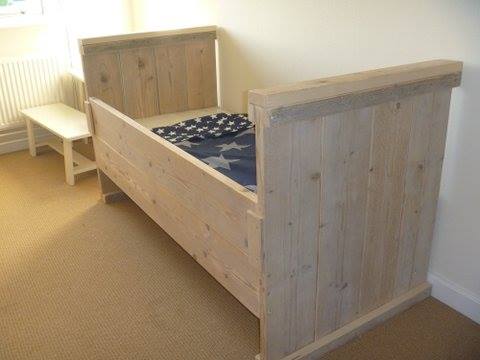 SteigerFactory's tweet image. Nieuw bed nodig? Wij leveren alles van steigerhout! Van ledikant, bedstee, kajuitbed of gewoon een 1-of 2-persoonbed.