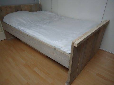 SteigerFactory's tweet image. Nieuw bed nodig? Wij leveren alles van steigerhout! Van ledikant, bedstee, kajuitbed of gewoon een 1-of 2-persoonbed.
