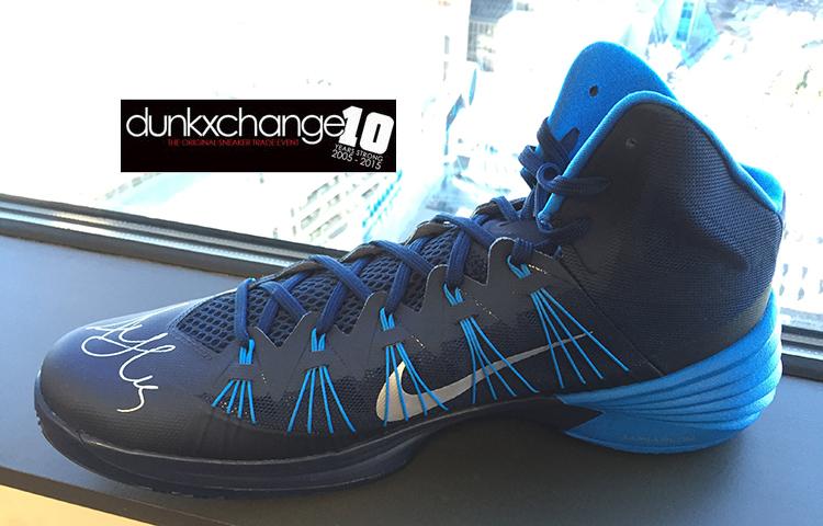 ATLHawks's tweet photo. RETWEET to win today's #FreebieFriday prize - a shoe signed by Al Horford! http://t.co/PjephbtDnu