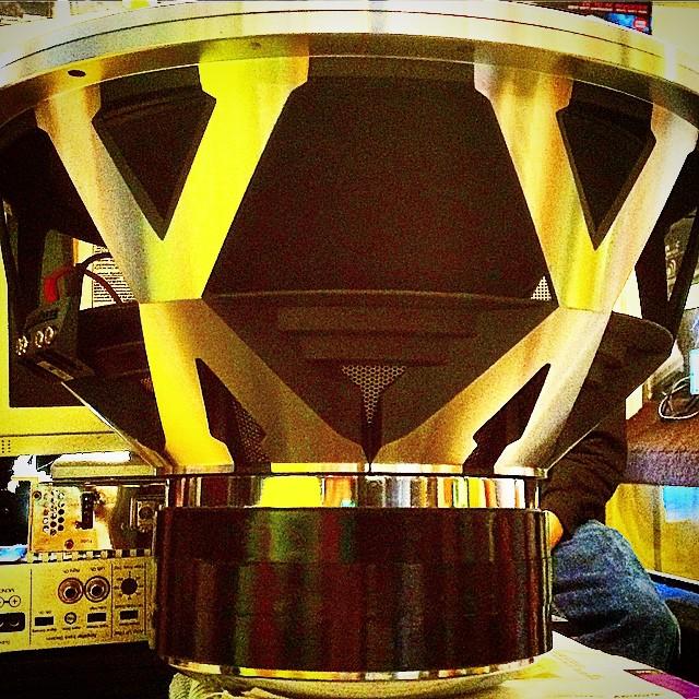 12voltronics's tweet image. More Car Audio:Respect the bass. Love the bass #poweraudio #bass #tripplestack see more: January 16, 2015 at 01:49PM