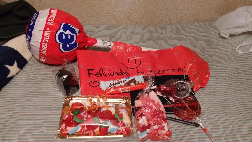 alexriver17's tweet photo. CariesCariesEverywhere,y un grupo d niños capaces d hacer sonreir a un 20añero con mu poco #MilGracias @AnimatorsGA2 http://t.co/ivxseoNNdG