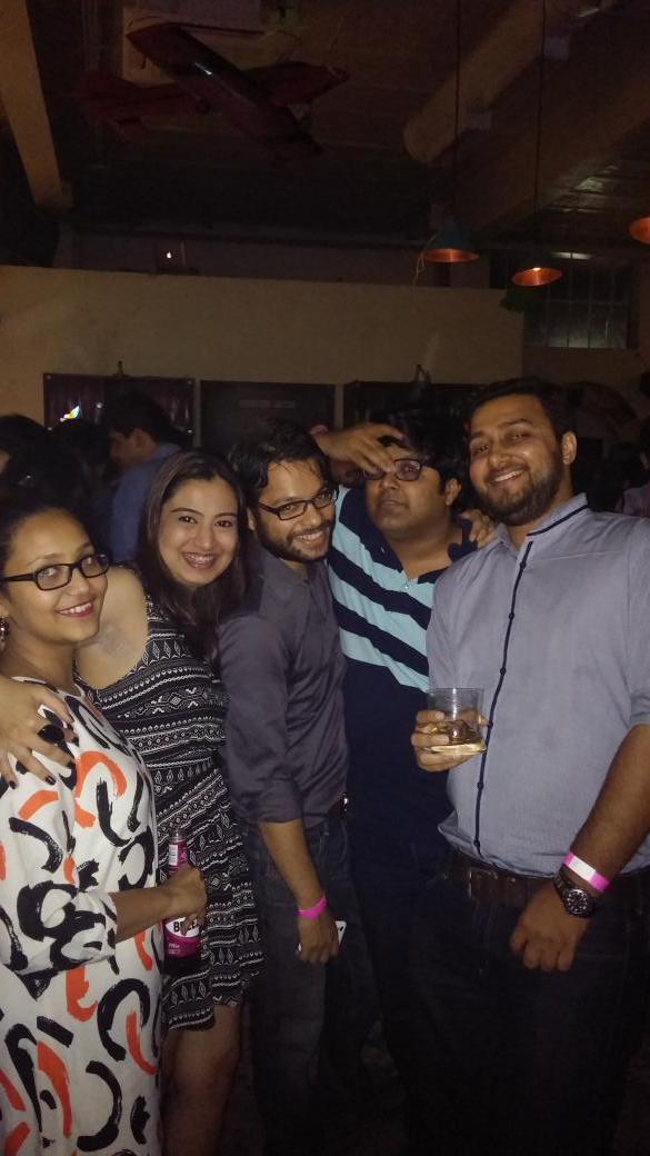 hardik's tweet photo. @abhishekaggy too "@Filterchai: โ@The_Karishma: At the #SecretSantaParty @MumbaiSanta @hardik @shraddhamohanti http://t.co/JH0hoo85Lhโ"