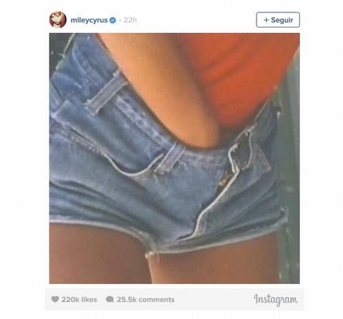 JornalOGlobo's tweet photo. Miley Cyrus 'prescreve' uma dose diária de masturbação para seguidores. http://t.co/uTRHpnHLNY http://t.co/Dk2hnfZspa