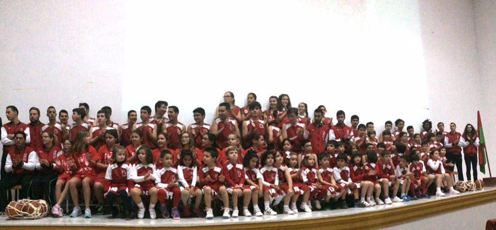 CBTrebujenaa's tweet photo. Gran gala de presentación de nuestro club. Muchas gracias @kako_churrete @AytoTrebujena @QuiqueArriaza @eltrebu http://t.co/sZOjYV1ULH