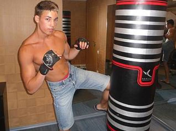 EyeCandyJobs's tweet photo. Come Play with 💘 Hayden Spears 💘 LIVE NOW 🔛 ⏩http://t.co/yh8re1k8dj⏪ #FriskyFriday #Gay #EuropeanGuys #Live #Cams http://t.co/W1w0jqTaNc