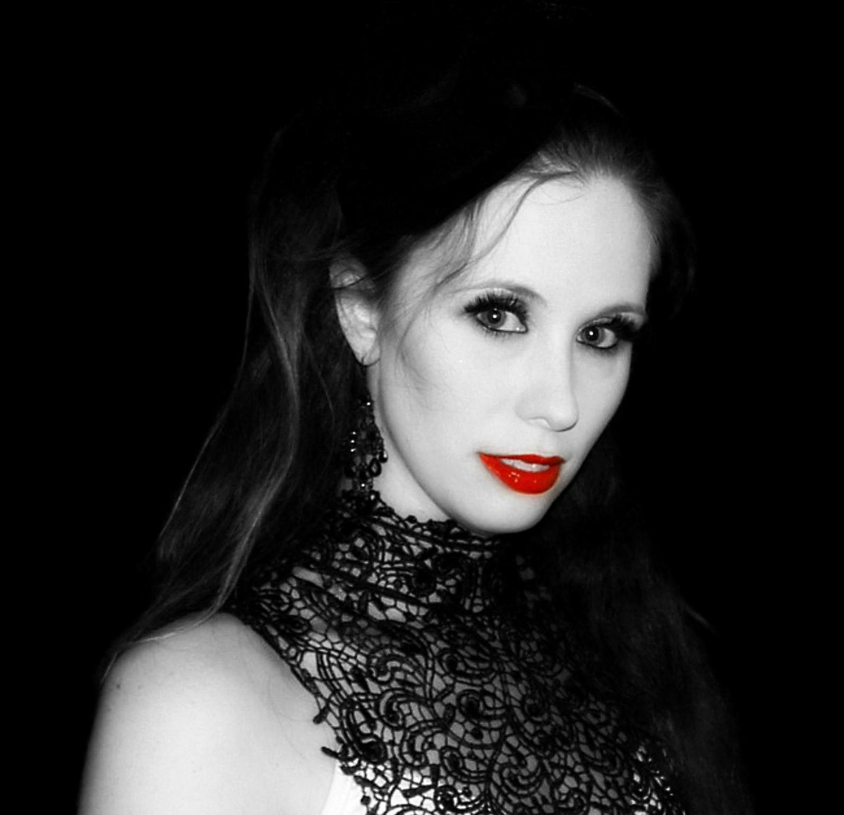 crnightingale's tweet photo. Hey, check out my song "Willows Never Die"! #Ambient #Darkwave #Melancholy #Piano #Strings
https://t.co/0C3nTYG6dM http://t.co/ktETn9Kbry
