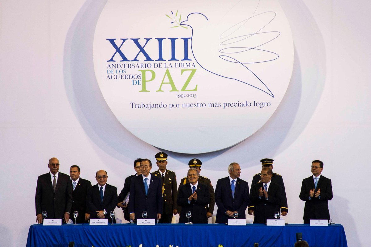 NidiaDiputada's tweet photo. Nidia Díaz, firmante del proceso de paz FMLN @FMLNoficial @Pichisal @teleSURtv http://t.co/0pvpqcyITJ