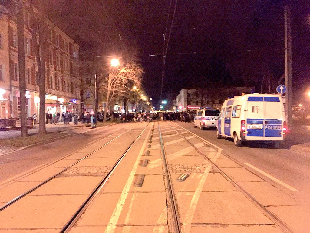 DV_MD's tweet photo. Snapshops from Nicolaiplatz in Magdeburg #blockmd #mdnazifrei http://t.co/7xm9uy1bNh