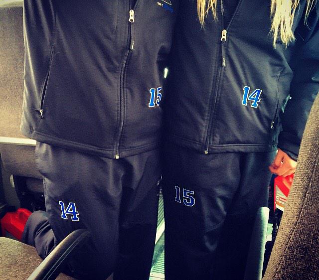 HaleyMack9's tweet photo. Welcome to our daily lives #struggles #wrongpants 👯🚫😅@MaddyHelgeson10 http://t.co/mxqvKR62mY