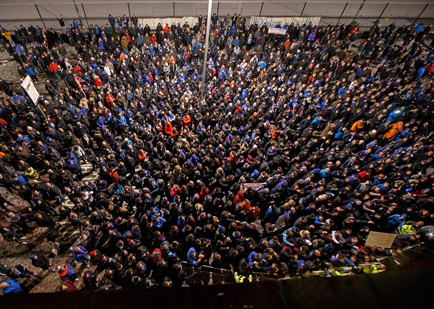 WillieVass's tweet photo. Rangers fans gather at the front door of Ibrox to protest
#wvassphotos http://t.co/laYX6x02lN