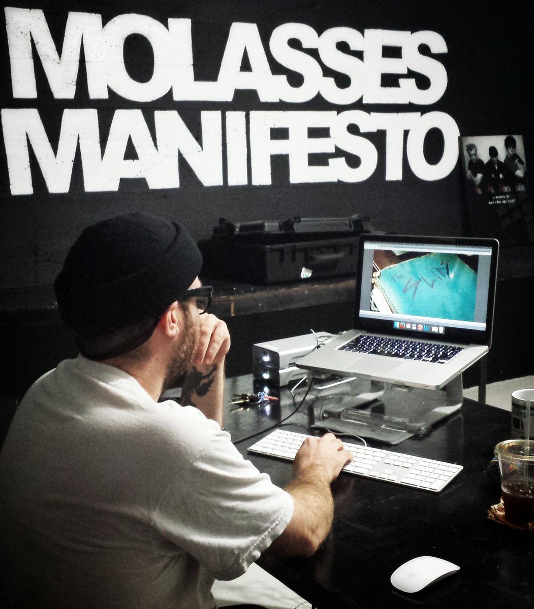 MolassesM's tweet image. Cutting the trailer! #HTBH #theSlits #slitsdoc #womeninpunk Coming soon slitsdoc.com