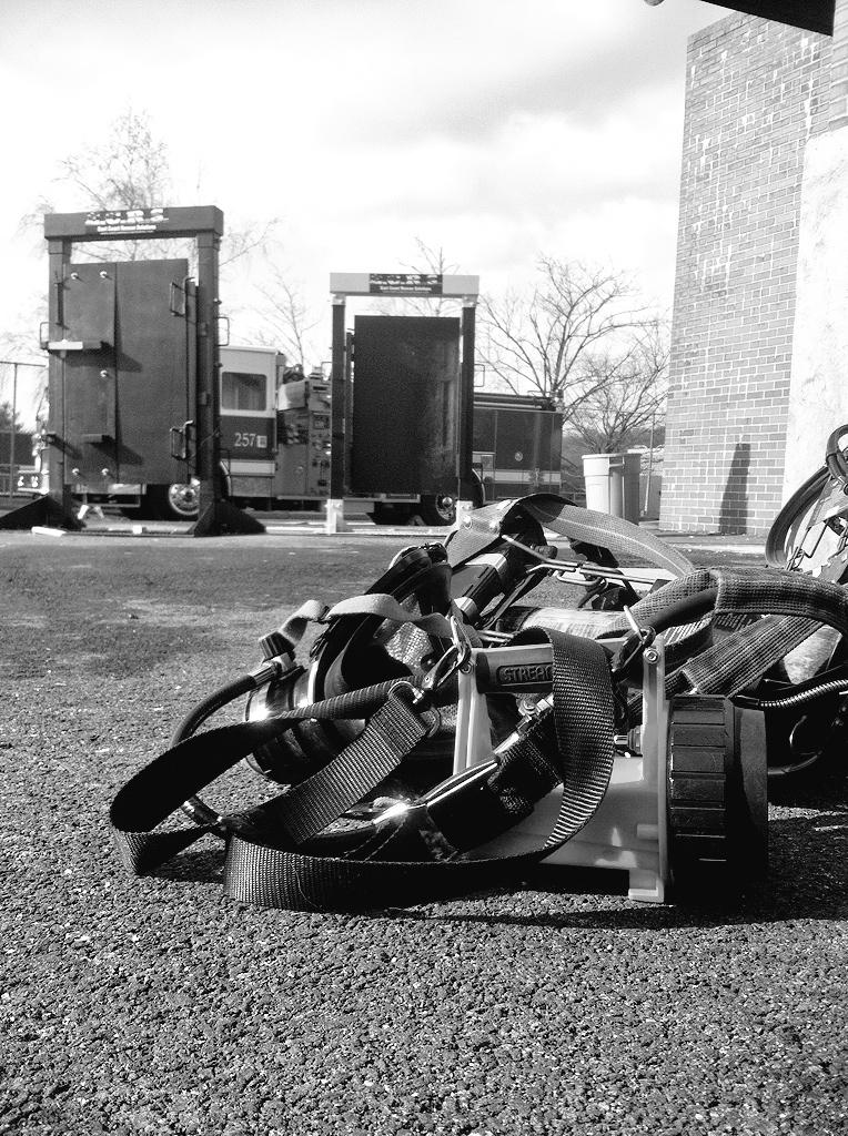ChrisEcrs's tweet photo. Our doors are getting a lot of forces at The Westchester County Fire Academy NY. #training #forcibleentry http://t.co/vMckStejbM