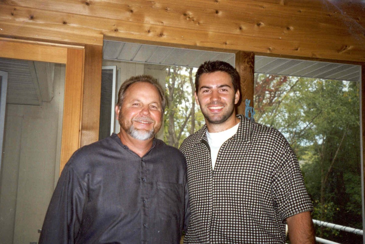 kurt13warner's tweet photo. Today I’m celebrating my dad by partnering w/ @Toyota. Join us by sharing photos of your dad with #OneBoldChoice. http://t.co/h8lSHWUEdv