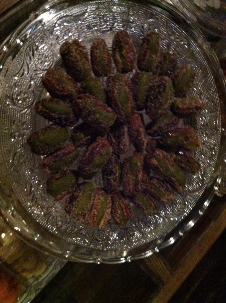 BetmonStephane's tweet photo. Datteri di marzapane al pistacchio di bronte e zucchero di canna http://t.co/xXfUHkblBh