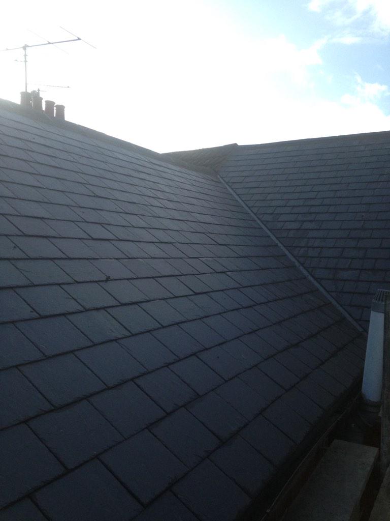 JAKRoofingLtd1's tweet photo. Ardington road, Northampton  @JRCSlate 20x10 used #qualityslates #completejob http://t.co/OgHT916xT2