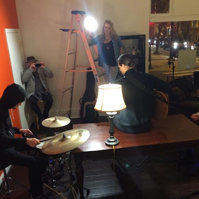 MitchBeer's tweet image. #BLT video shoot for the #tinydeskcontest #trytocatchme #curtmanganstrings #smoothestbassontap ift.tt/1DLIdSt