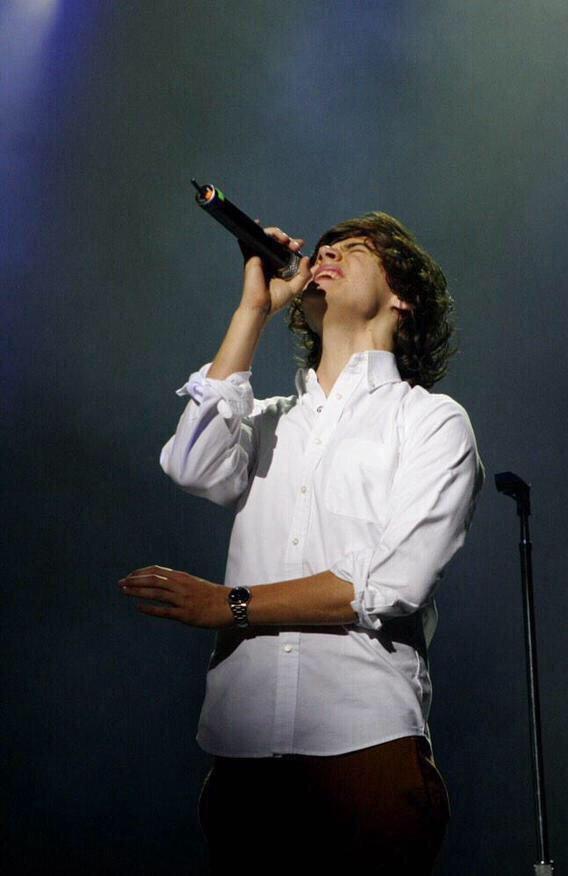 magicalouist's tweet image. DOES IT EVER DRIVE YOU CRAZY JUST HOW FAST THE NIGHT CHANGES

#BRITONEDIRECTION