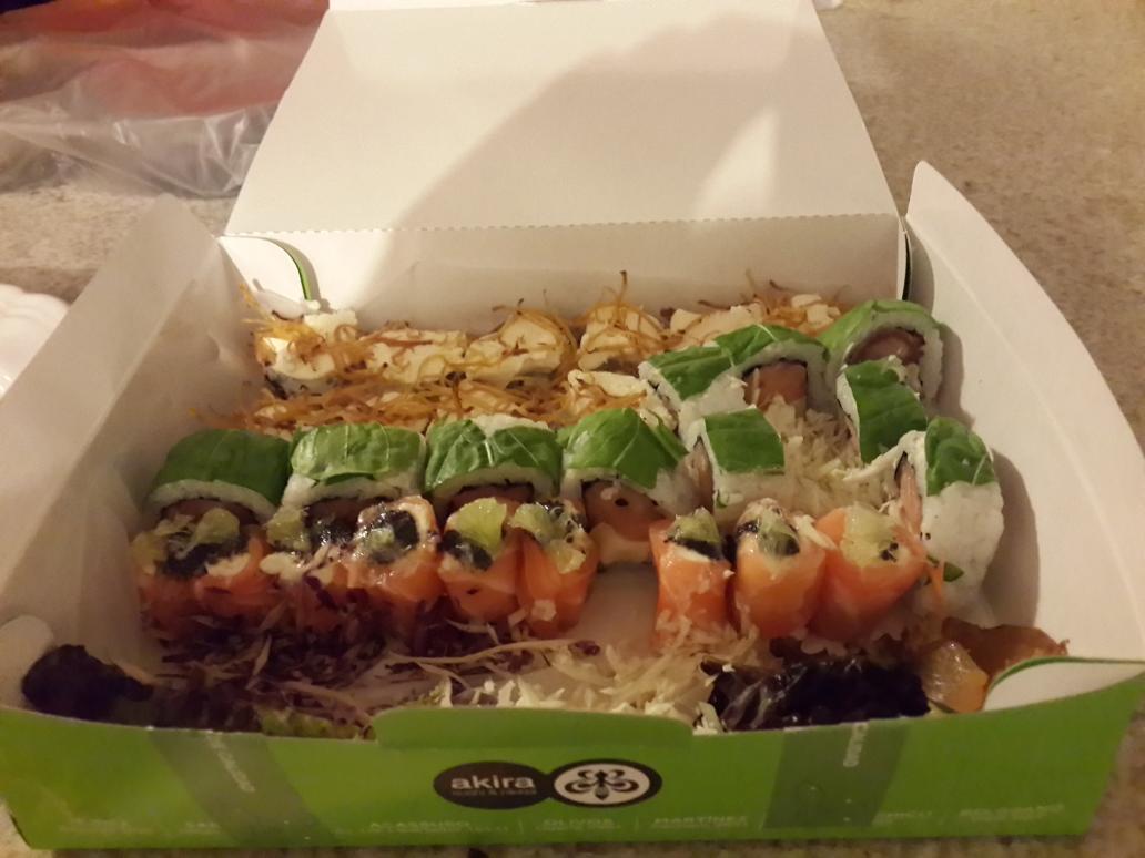 augustocmassa's tweet photo. #AkiraSushi PINAMAR nunca comí una pieza tan chica, comparación moneda 10 centavos... me estafaron... http://t.co/6UgcQoHFOL