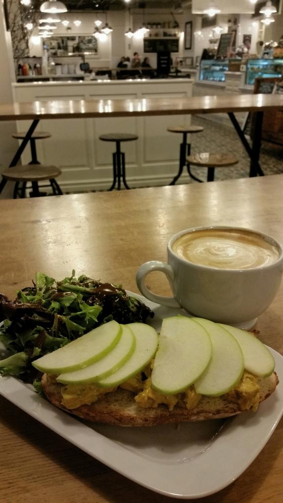 PacoAmang's tweet image. Chicken curry w/crisp apple, and a maple cortado from @MMYale.  Try the truffles, they were a nice complement. #nhv