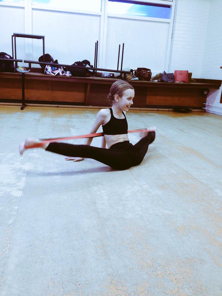 Suzeeg's tweet image. Ellie doing some stretching in class this evening!