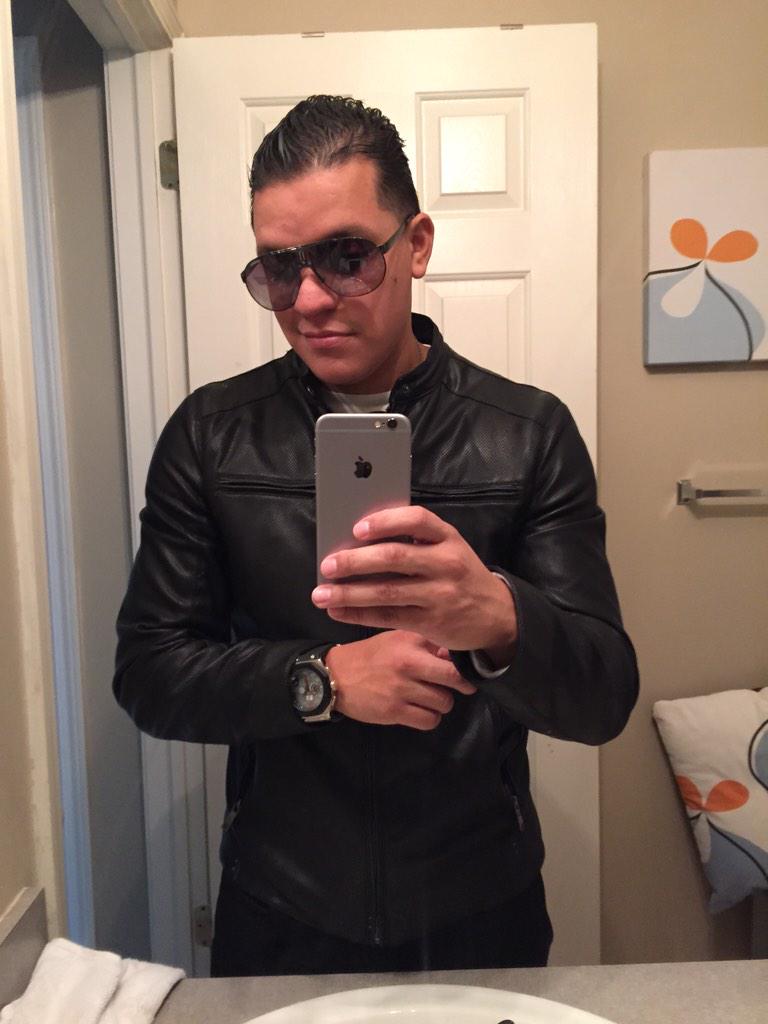 theofficialxavi's tweet photo. Nos fuimossss!!! #Xavi #itsclass #nessbmusic #Bachata #ella #single #itunes #zara http://t.co/9HmNps6ZEW
