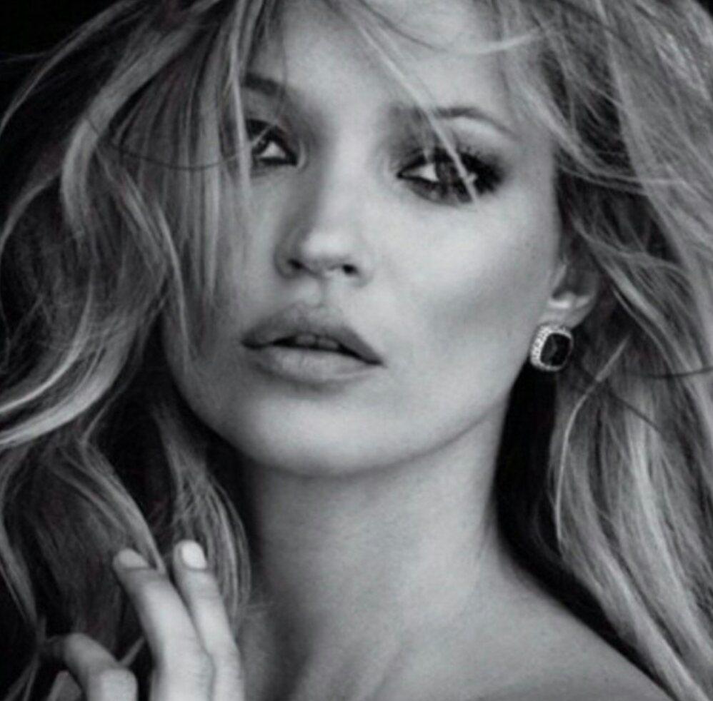 Happy birthday to one of our favourite beauty icon Kate Moss!! 