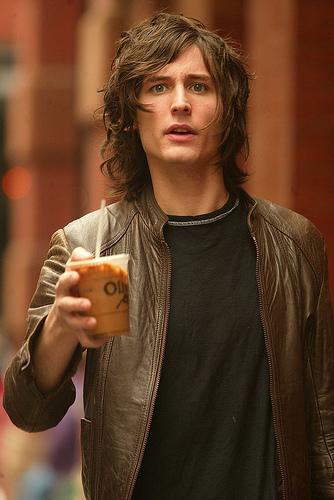 Happy Birthday Nick Valensi! <3 *Me pierdo en sud ojos* 