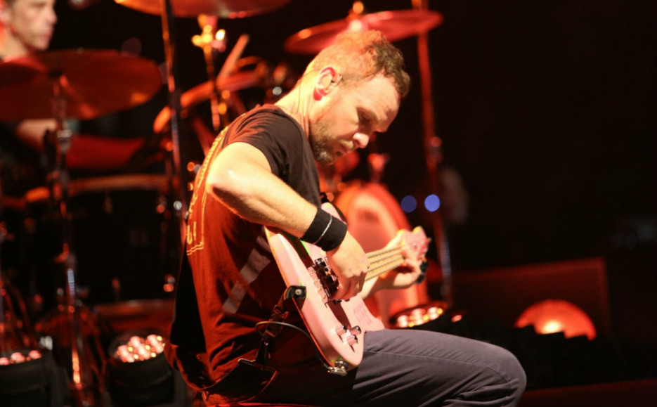 PearlJam's tweet photo. "One just escapes, one's left inside the well. And he who forgets...will be destined to remember" #PearlJam #Vitalogy http://t.co/yQcmmB2V0Z