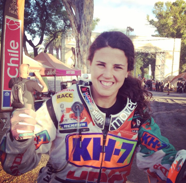 dakar's tweet photo. Awesome @LaiaSanz_ doing an outstanding Dakar / La asombrosa Laia Sanz teniendo un excelente Dakar! #Dakar2015 🙋💪 http://t.co/gFaKqPVnKF