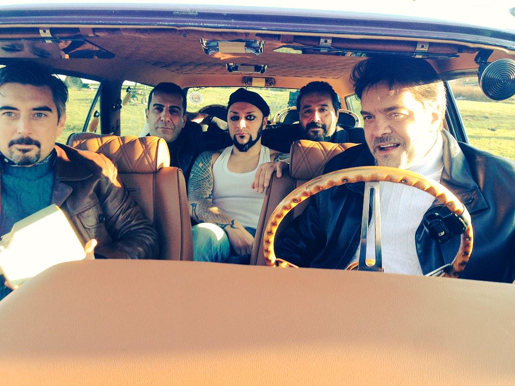 Beş kanka kartala doluştuk 😀 #BeyazShow