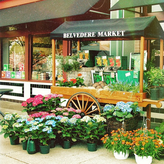 MarylandDesign1's tweet photo. We love #BelvedereSquareMarket in the #Springtime! #localhang #baltimoredesign #marylanddesigncenter http://t.co/bTgcghhsce