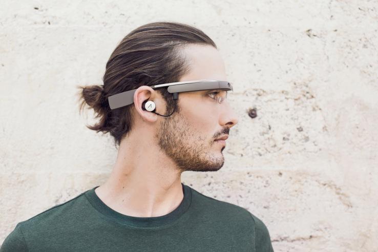 TechCrunch's tweet photo. Google Glass never really had a fighting chance http://t.co/laRRdtM0Yr http://t.co/cKwfFlO6Nk
