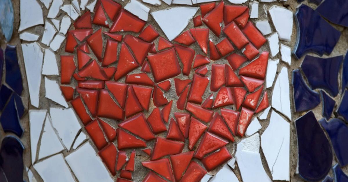 revistasuper's tweet photo. Você precisa de três meses para esquecer um amor, diz estudo. Entenda no #CiênciaMaluca: http://t.co/xDq2aNaolB http://t.co/SF5VxEbO8c