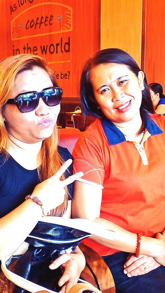 lorets73's tweet image. #havingfun
#friends
#happy