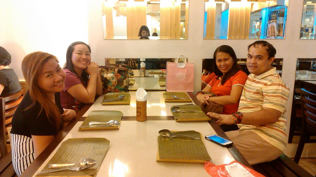 lorets73's tweet image. #havingfun
#friends
#happy