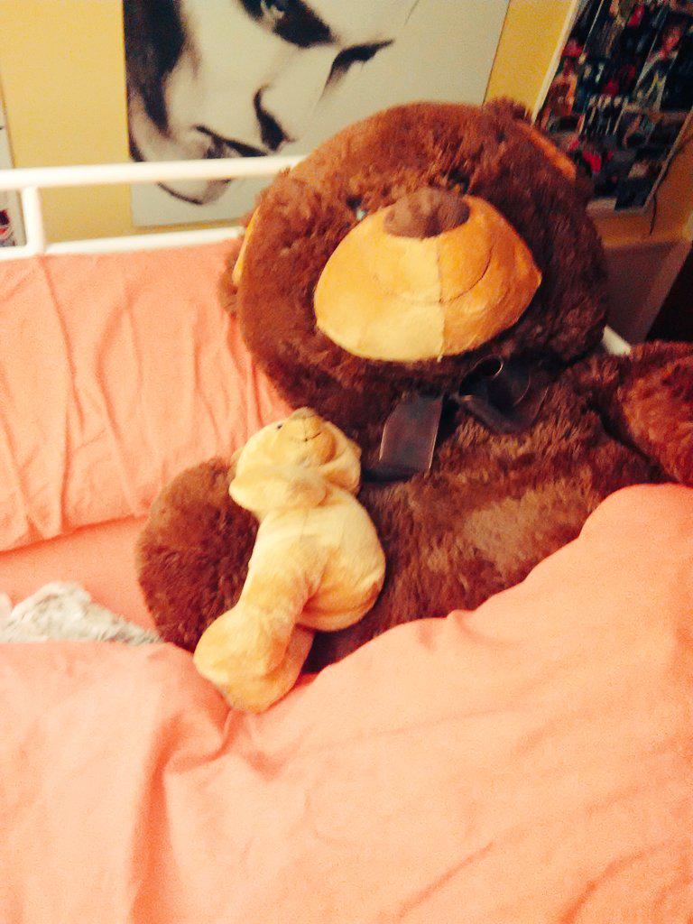 AndreaCorrupted's tweet image. Mi fiel amante ❤ Buenas noches mundo #CorruptedOff #GordiMarcOff #TwitterOff