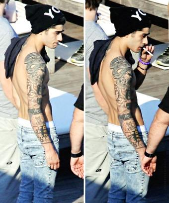 ┌C┐arlton (@darkdesircs) on Twitter photo 