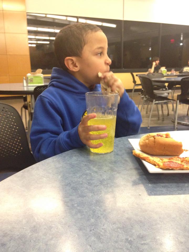 QuackMane's tweet photo. Guess whos back on campus #MannyisBack http://t.co/N5lIPiAvYs