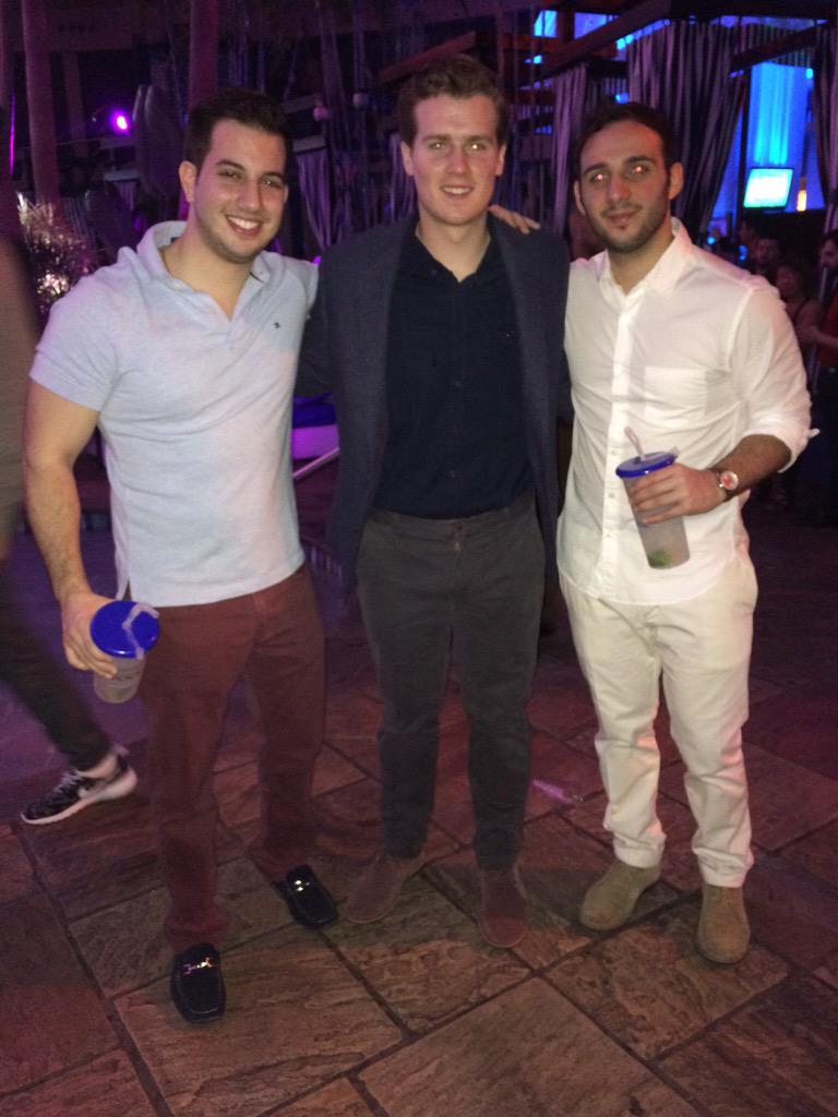 AlFlowgan's tweet image. But charlies in white tho #ItsJanuary