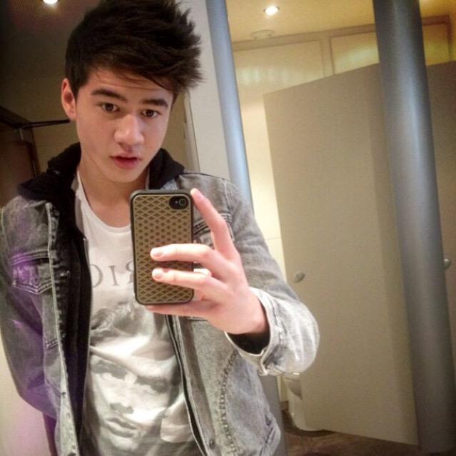 i also love to take selfies :)