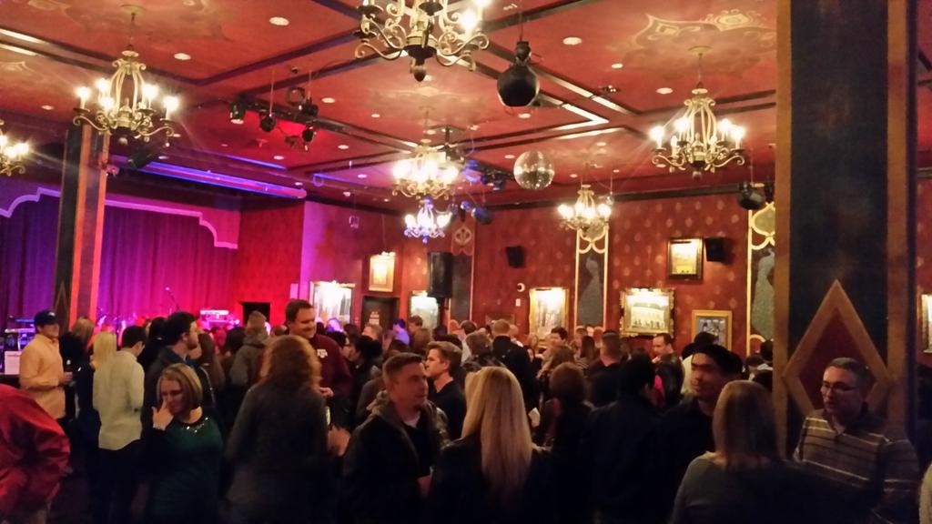 teamlukewade's tweet photo. Almost show time! @JennJamesMusic up soon &amp; then @lukewademusic! @HOBHouston #LukeWadeOnTour #LukeWade http://t.co/SE9fzbjuP0