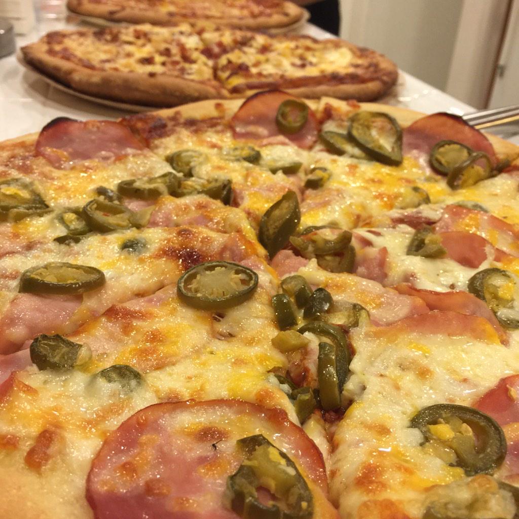 cookeatlift's tweet photo. It's a pizza kinda night! 😍🍕 http://t.co/Pw1CJiKbeo
