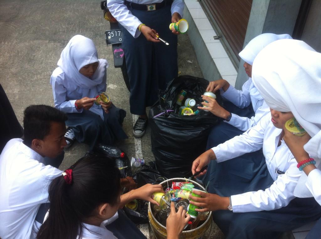 Bercerita tentang sisa yang tidak ada yg sia2,wjud dri kcintaan (smkpas3)thdp kota yg dicinta <a href="/ridwankamil/">Ridwan Kamil</a> #puisiBDG