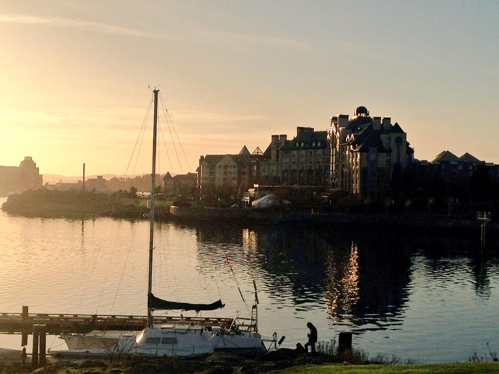 suzbarbs's tweet photo. Beautiful weather in #Victoria. Big thx to @DeltaOceanPoint for the great hospitality! #jdcwest2015 #hotashill http://t.co/3X2IpBa3nX